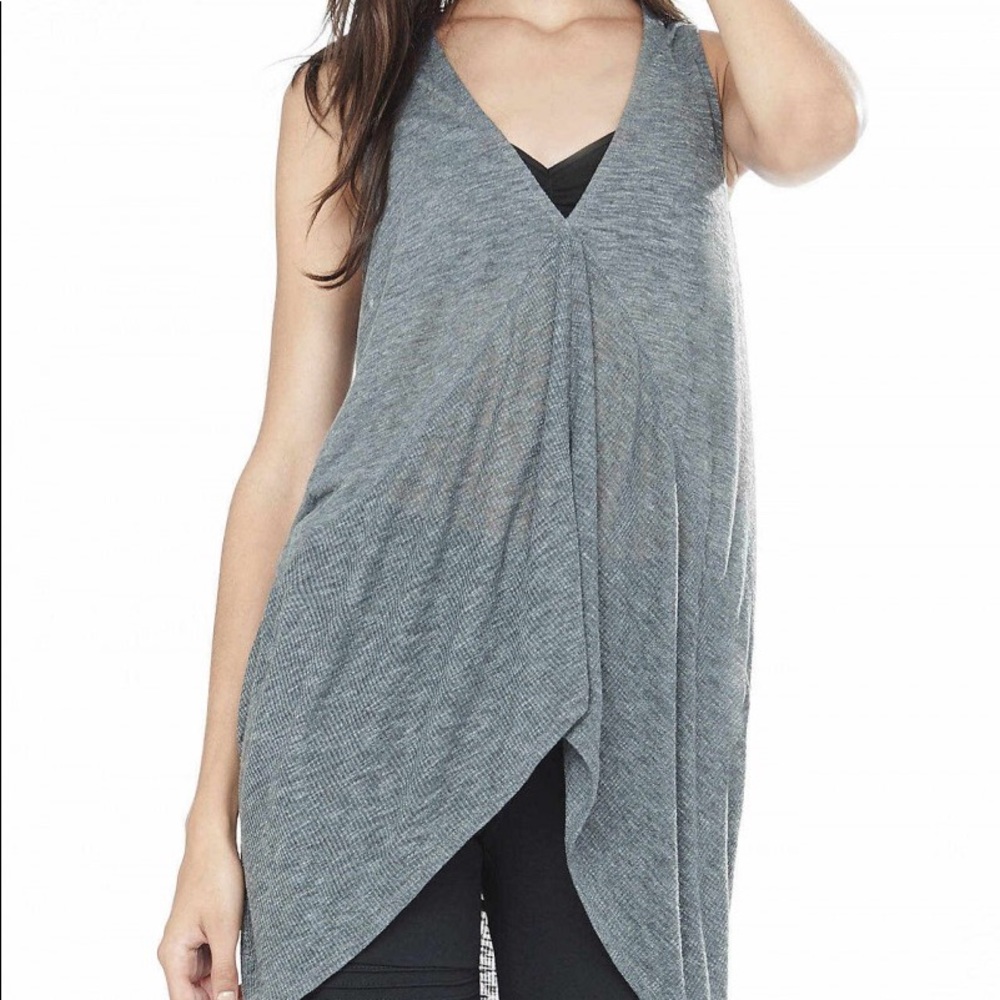 Express one eleven grey v-neck tunic tank
